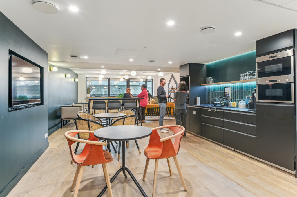 Faire du networking et développer son réseau professionnel grâce à nos espaces de coworking !